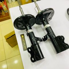 Giảm xóc trước hay phuộc trước Toyota Prius đời 2006 - 2010. Hàng Showa Japan thay 1 đôi bảo hành 6 tháng. Mã  4851080274 RH, 4851047041 RH, 4852080064 RH, 4852047041 RH ( 1 đôi )