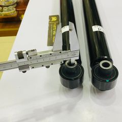 Giảm xóc sau hay phuộc sau Toyota Corolla nhập mỹ ZRE152, ZRE153 đời 2007 - 2013. Hàng Showa Japan. Thay 1 đôi bảo hành 6 tháng. Mã 48530-80396 RH, 48530-12C40 RH, 48530-80396 LH, 48530-12C40 LH ( 1 đôi )