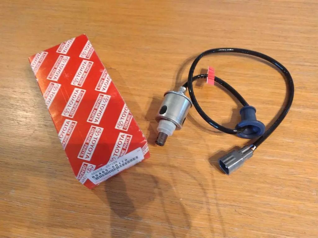 Cảm biến oxy dưới cổ xả bên phải Lexus Ls600, Ls460 đời 2006 - 2012. Hàng xịn Toyota. Mã  8946550170, 89465-50170