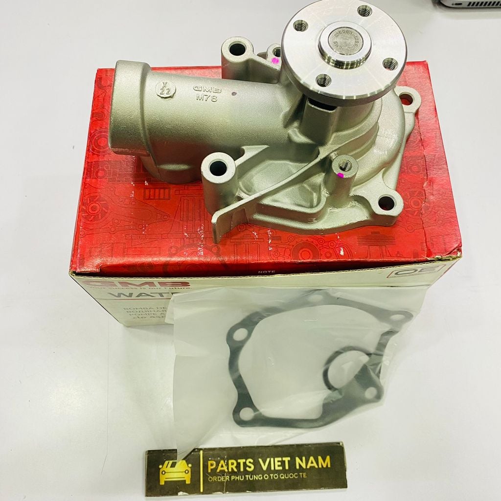 Bơm nước động cơ Mitsubishi Galant, Grandis, Lancer, Outlander động cơ 4G69 đời 2000 - 2009. Hàng GMB Japan. Mã GWM78A, MD979395