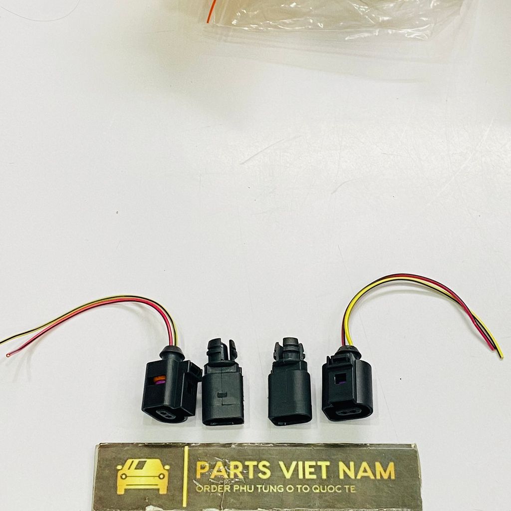 Bộ cảm biến nhiệt độ không khí bên ngoài Audi A1 A2 A3 A4 A5 A6 A7 A8 Q3 Q5 Q7 R8 RS4  TT, TTRS. Hàng cao cấp. Mã 6RD820535 8Z0820535, 1J0973702 ( 1 cái )