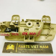 Tay mở cửa trong trước phải Lexus RX330, RX350 đời 2004 - 2009. Hàng xịn tháo xe đặt hàng 5 - 7 ngày. Mã 69205-0E010, 692050E010