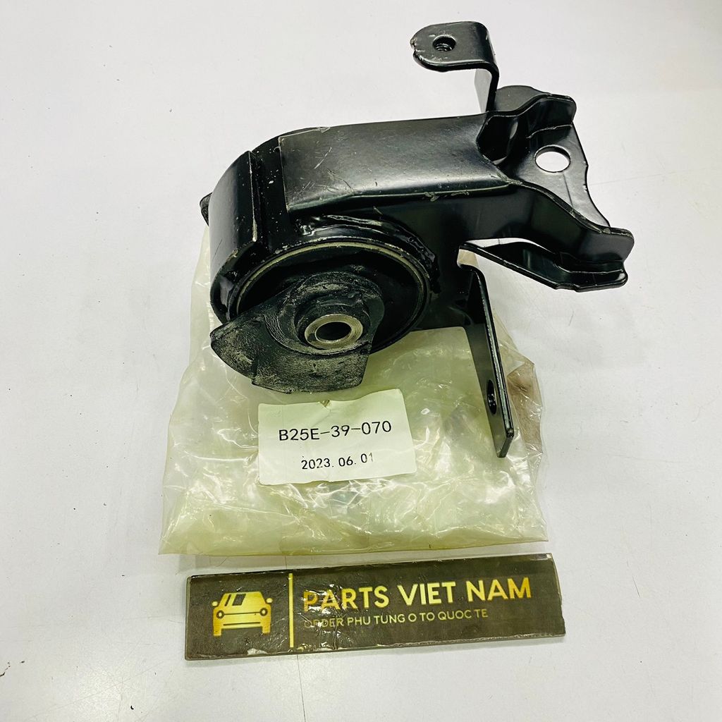 Chân máy bên trái hay hộp số Mazda Premacy, 323, Ford Laser 1.6 đời 2001 - 2006. Hàng cao cấp. Mã B25E-39-070, B25E39070
