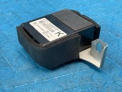 Hộp điều khiển chống trộm hoặc mở khóa điện động cơ Toyota Land Cruiser FZJ100, HZJ105, HDJ100 đời 1998 - 2007. Hàng tháo xe nguyen zin còn 95% đặt hàng 5 - 7 ngày. Mã 89780-60220, 8978060220