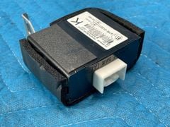 Hộp điều khiển chống trộm hoặc mở khóa điện động cơ Toyota Land Cruiser FZJ100, HZJ105, HDJ100 đời 1998 - 2007. Hàng tháo xe nguyen zin còn 95% đặt hàng 5 - 7 ngày. Mã 89780-60220, 8978060220