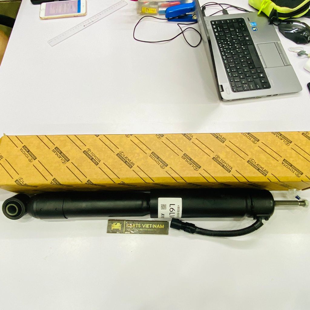 Giảm xóc, phuộc sau điện Lexus GX400, GX460 đời 2009 - 2013. Hàng Toyota KYB Japan. Mã 48530-69535, 4853069535