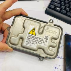 Ballast hoặc hộp điều khiển đèn pha W204, W251, R320, R350, R500 C180, C220, C230, C250, C300, C350, C250. Hàng xịn tháo xe bảo hành lắp 7 ngày. Mã A2044420003, A2048700226, A2048700126, A2048203285, A204870012680