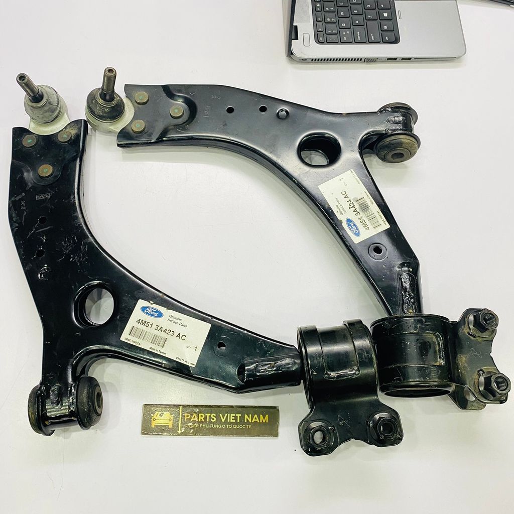 Càng A Ford Focus côn 15 đời 2005 - 2012 . Hàng cao cấp. Mã 4M513A424AF LH, 4M513A423AF RH ( 1 cái )