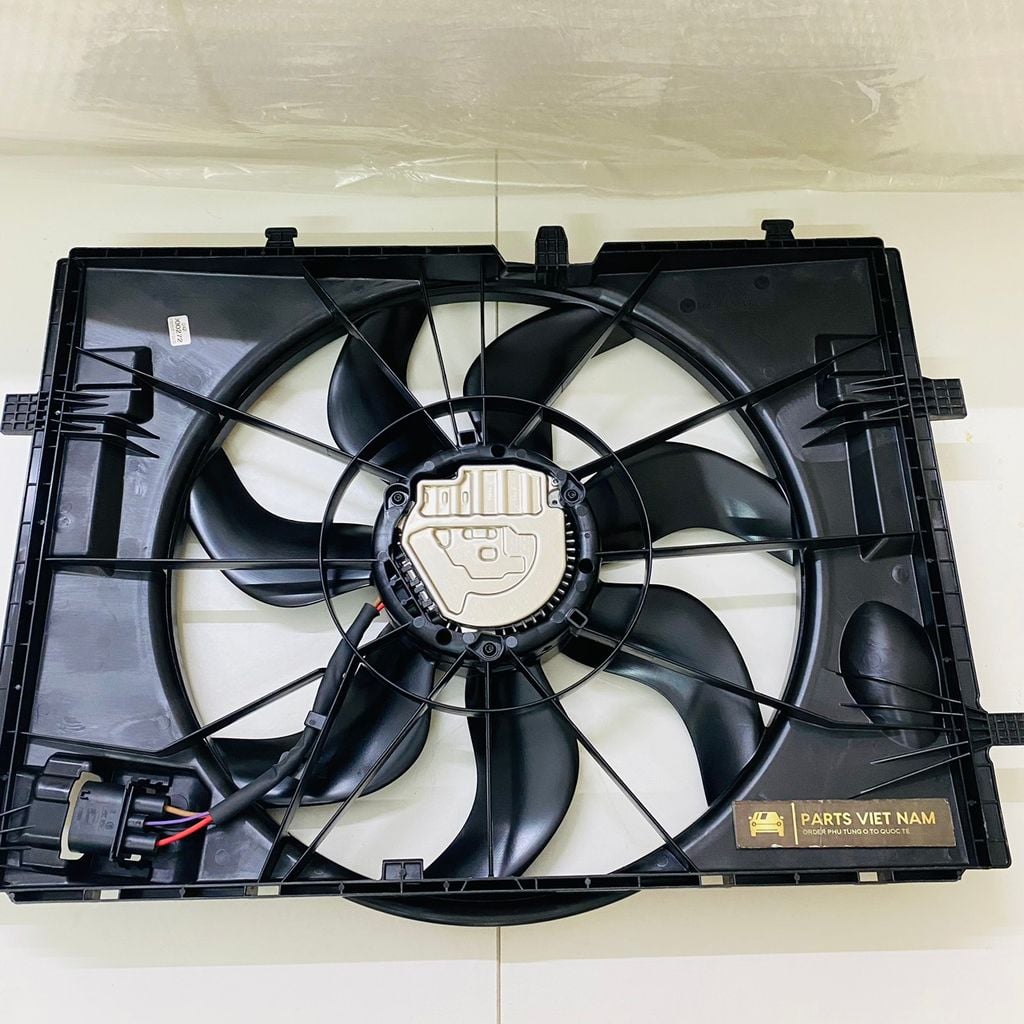 Cụm lồng quạt két nước Mercedes W205 C200, C250, C300, C350, C63 AMG đời 2014 - 2022. Hàng Mer xịn sản xuất tại thị nhà máy China. Mã A0999061800, A0999061100