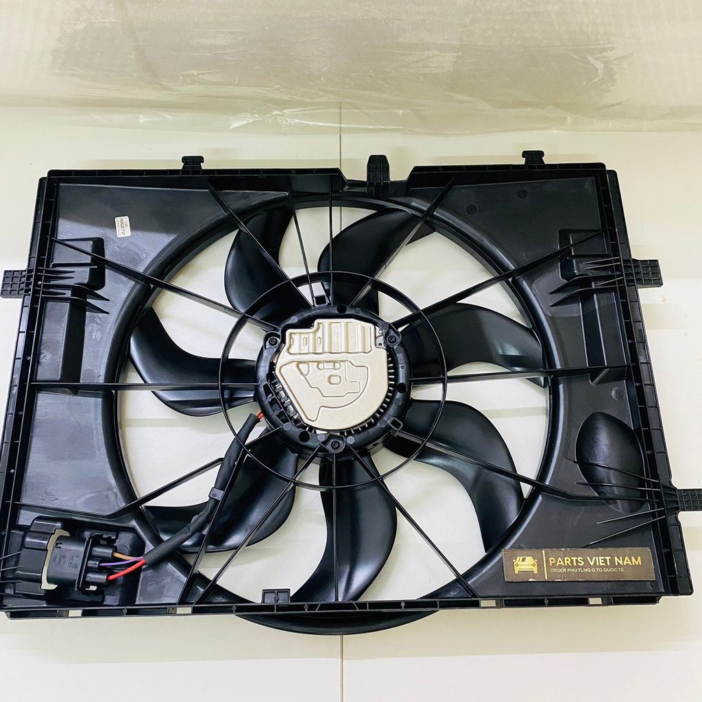 Quạt làm mát động cơ Mercedes W205 C200, C250, C300, C350, C63 AMG đời 2014 - 2022. Hàng sản xuất nhà máy Mer China. Mã A0999061800, A0999061100