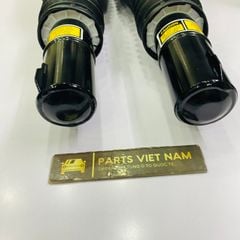 Giảm xóc trước hoặc phuộc trước Land Rover Range Rover SV Autobiography đời 2014 - 2017. Hàng OEM BWI thay 1 đôi bảo hành 6 tháng. Đặt hàng 5 - 7 ngày. Mã RH LR056924, LR072454, LR087085, LH LR087096, LR072451, LR056926 ( 1 cây )