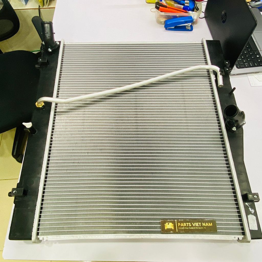 Két nước làm mát động cơ Toyota Haice, Cá Mập máy xăng động cơ 2TR số tự động đời 2005 - 2013. Hàng Tongshi Taiwan. Mã 16400-75470, 1640075470