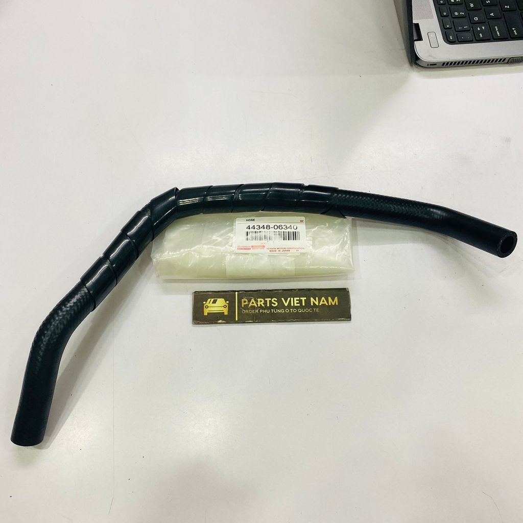 Ống dầu trợ lực từ bình xuống bơm Toyota Camry LE 2.4 đời 2006 - 2011. Hàng Toyota. Mã 4434833240, 4434806340, 44348-33240, 44348-06340