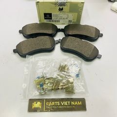 Má phanh hay bố thắng trước Mercedes W204, W212 hàng cao cấp bảo hành không mạt khôn zít. Mã A0074209220, A004200305, A0054201520, A0064207120