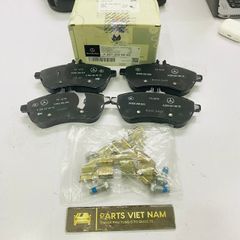 Má phanh hay bố thắng trước Mercedes W204, W212 hàng cao cấp bảo hành không mạt khôn zít. Mã A0074209220, A004200305, A0054201520, A0064207120