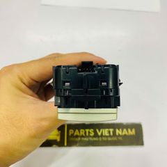Công tắc lên xuống kính tổng cửa trước trái mầu đen Mercedes W205, C200, C300, C180, C350, W253 GLC200, GLC300, GLC260, W205 C180, C200, C300 đời 2015 - 2020 Hàng cao cấp bảo hành 3 tháng. Mã A2059056811, A2059051713