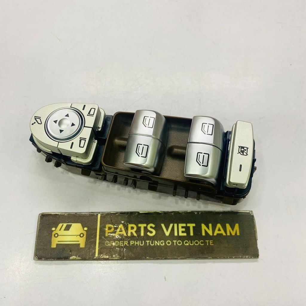 Công tắc lên xuống kính tổng cửa trước trái mầu nâu Mercedes W205, C200, C300, C180, C350, W253 GLC200, GLC300, GLC260, W205 C180, C200, C300 đời 2015 - 2020 Hàng cao cấp bảo hành 3 tháng. Mã A2059056811, A2059051713