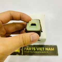 Công tắc lên xuống kính cửa sau và trước phải mầu nâu Mercedes W205 C200, C300, C250, C350, W253 GLC200, GLC300, C63 đời 2015 - 2019. Hàng cao cấp. Mã A2059056811, A2059051713