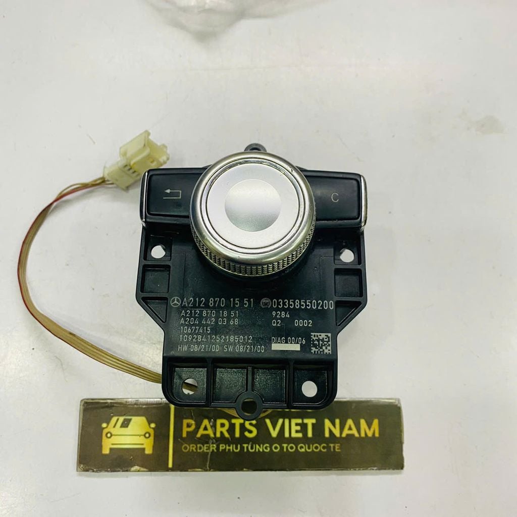 Cụm điều khiển màn hình âm thanh, raido Mercedes W212 E200, E250, E300. Hàng tháo xe đặt hàng 5 - 7 ngày. Mã A2128701551