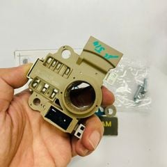 Tiết chế ic máy phát 3 giắc điện Mazda 3 đời 2015 - 2019, Nissan Navara 2007 - 2013. xịn hãng Mobiletron. Mã VR-H2009-126
