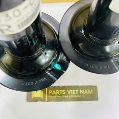 Giảm xóc sau hay phuộc sau Lexus GS300, GS350, GS430, GS460 đời 2005 - 2011.  Hàng Showa Japan thay 1 đôi bảo hành 6 tháng. Mã 4853080467, 48530-80467 ( RH = LH ) ( 1 cây )