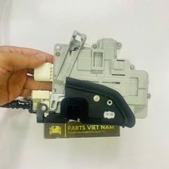 Cơ cấu ổ khóa cửa trước phải Audi A6, Audi A7 Quattro đời 2012 - 2018. Hàng cao cấp bảo hành 6 tháng đặt hàng 5 - 7 ngày. Mã 4G1837016B, 4G1-837-016-B