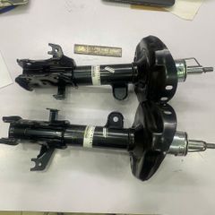 Giảm xóc trước hay phuộc trước Honda CRV 2.0 và 2.4 đời 2015 - 2019. Hàng Showa Japan thay 1 đôi bảo hành 6 tháng. Mã 51611-TFA-T02, 51621-TFA-T02 ( 1 cây )