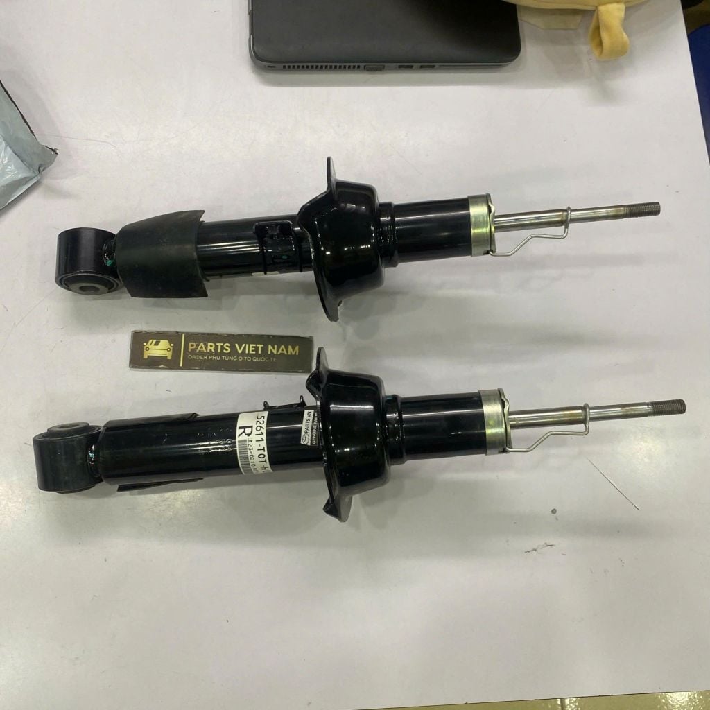 Giảm xóc hay phuộc sau Honda CRV 2.4 đời 2015  - 2019. Hàng Showa Japan thay 1 đôi bảo hành 6 tháng. Mã 52611TFAT03 LH, 52611TFAT53 RH ( 1 cây )