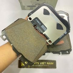 Má phanh hay bố thắng trước W205 C300, C450, C200, C250, C400, W213 E200, E250, E220, E300, E350, E400, W253 GLC200, GLC250, GLC220, GLC300 đời 2014 - 2024. Hàng cao cấp liền  cảm biến. Mã A0084201820
