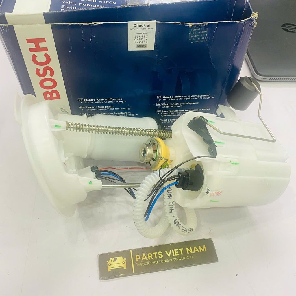 Cụm bơm xăng BMW F31, F34 320i, 328i, 335i, 328i, 335i, F36, F33, F83, F82, F32 435, 420i, 428i, 435i, 428i đời 2011 - 2018. Hàng Bosch Đức xịn. Mã 0580200330, 0580200331, 16117243975, 16117414482, 7414482