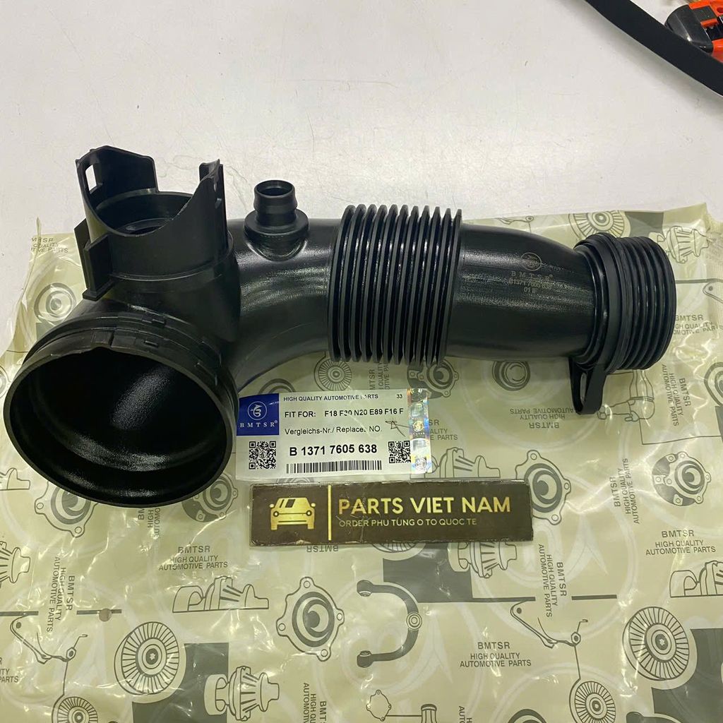 Ống gió nạp Turbo BMW E84 E89 F10 F11 F25 F30 F34 F20 F32 F33 F26 X1 X3 X5 125i 320i 328i 520i Engine N20. Hàng Bmtsr. Mã  13717605638