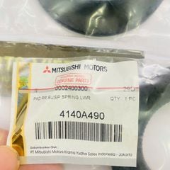 Cao su đệm lò xo giảm xóc hay phuộc sau miếng dưới Mitsubishi Xpander đời 2014 - 2024. Hàng xịn. Mã 4140A490, 4140A491