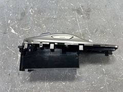 Cụm công tắc điểu khiển màn hình, âm thanh Lexus ES300h, ES350 đời 2018 - 2024. Hàng tháo xe US còn 90% đặt hàng 18 ngày. Mã 84780-33150-E0, 84780-33150, 8478033150, 8478033150E0