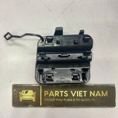 Nắp đậy hay ốp lỗ móc kéo ba đờ xốc sau Mercedes W205 C200, C250, C300, C350, C63 AMG đời 2014 - 2022. Hàng cao cấp. Mã 2058850256