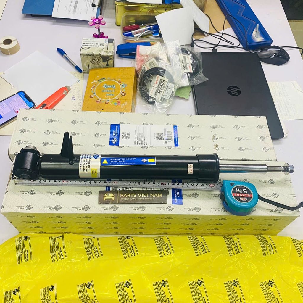 Giảm xóc hay phuộc sau bên trái BMW E70, X5, X6 đời 2006 - 2013. Hang Frey thân dài 40. Mã 33526781925, 33526781931, 33526782875, 33526782 877