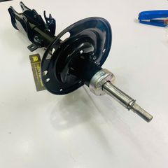 Giảm xóc sau hay phuộc sau bên phải Toyota Camry 2.0 ASV50 đời 2013 - 2019. Hàng Showa Japan. Mã 48530-06790, 48530-06720, 48530-06670, 48530-09V20, 48530-09Y60, 48530-8Z007