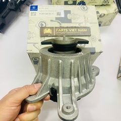 Chân máy bên phải Mercedes W205 C180, C250, C200, C300, C350 đời 2013 - 2019. Hàng Bmtsr. Mã A2052400200, A2052406217