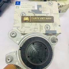 Chân máy bên trái Mercedes W205 C180, C250, C200, C300, C350 đời 2013 - 2019. Hàng Bmtsr. Mã   A2052400200, A2052406217