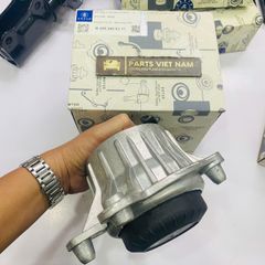 Chân máy bên phải Mercedes W205 C180, C250, C200, C300, C350 đời 2013 - 2019. Hàng Bmtsr. Mã A2052400200, A2052406217