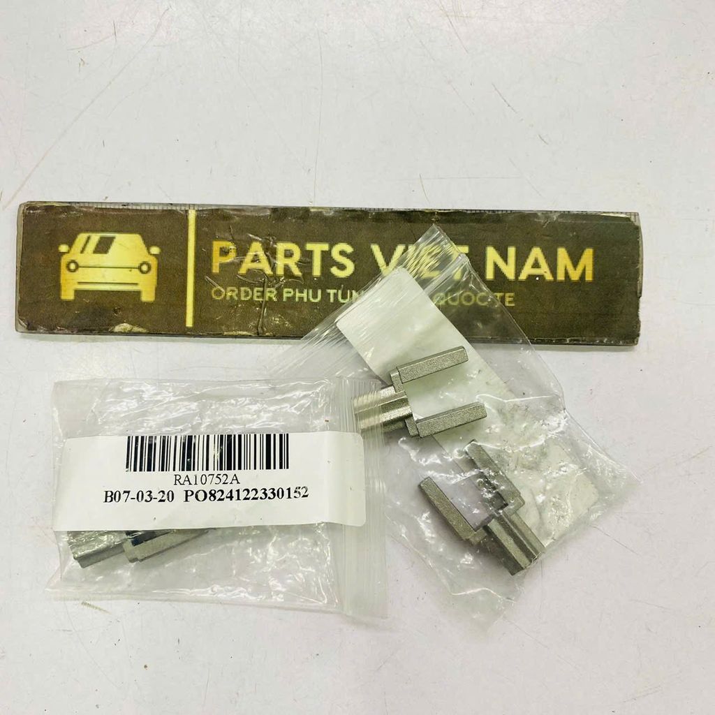 Xương nhôm cánh chia gió nóng lạnh Mercedes C-Class, GLC-Class W205, W253, W213, C200, C250, C300, C350, E200, E240, E300 GLC300, GCL200, GLC350 đời 2014 - 2022. Hàng cao cấp. A2058306800 ( 1 cái )