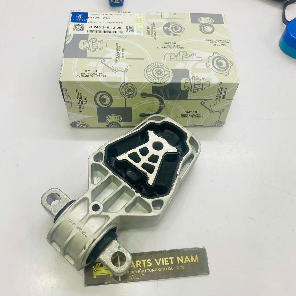 Chân máy sau Mercedes W176, W117, W156, W246, W242 CLA180, CLA200, CLA250, CLA220, GLA220, GLA250, GLA200, GLA250 đời 2013 - 2024. Hàng Bmtsr. Mã A2462401209 ( 1 cái )