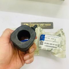 Cao su ốp cân bằng trước hay cánh cung Mercedes W253, X253 GLC220, GLC200, GLC250, GLC300 đời 2015 - 2025. Hàng Bmtsr. Mã A2533230265,  A2533230165 ( 1 cái )