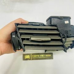 Cửa gió điều hòa trung tâm Lexus LS460, LS600 đời 2009 - 2012. Hàng tháo xe còn 90%, đặt hàng 8 - 12 ngày. Mã 555746-0071 RH, 555746-0070 LH ( 1 đôi )