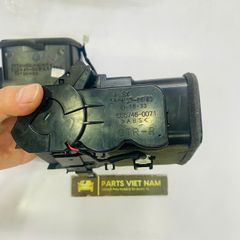 Cửa gió điều hòa trung tâm Lexus LS460, LS600 đời 2009 - 2012. Hàng tháo xe còn 90%, đặt hàng 8 - 12 ngày. Mã 555746-0071 RH, 555746-0070 LH ( 1 đôi )