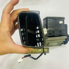 Cửa gió điều hòa trung tâm Lexus LS460, LS600 đời 2009 - 2012. Hàng tháo xe còn 90%, đặt hàng 8 - 12 ngày. Mã 555746-0071 RH, 555746-0070 LH ( 1 đôi )