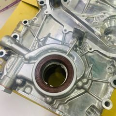 Bưởng bơm dầu hoặc nhớt động cơ hay nắp sên cam Toyota Innova, Fortuner, Haice, Land Prado máy xăng động cơ 1TR, 2TR đời 2017 - 2023. Hàng cao cấp. Mã 11310-0C030, 113100C030