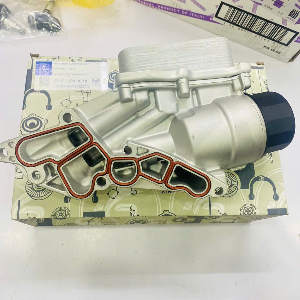 Cụm két sinh hàn hay két làm mát dầu Mercedes C230, C280, C300, C350, CLK350, GLK350, ML350, ML450, R350, S400, SLK80, SLK300, SLK350 động cơ M272 đời 2005 - 2012. Hàng Bmtsr. Mã A2721800000, A272180000064, A2721800210, A2721800410, A2721800510