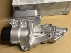 Cụm két làm mát dầu hay két sinh hàn Mercedes W203, W204, W211, W212, W164, W251, W221, R230, R171 động cơ M272. Hàng xịn đặt hàng 3 - 5 ngày. Mã A2721800000, A272180000064, A2721800210, A2721800410, A2721800510