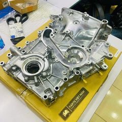 Bưởng bơm dầu hoặc nhớt động động cơ hay nắp sên cam Toyota Innova, Fortuner, Haice, Land Prado máy xăng động cơ 1TR, 2TR đời 2006 - 2016. Hàng cao cấp. Mã 11310-75060, 11310-0C010