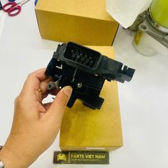 Ổ khóa ngậm cửa trước trái Ford Focus máy 1.8 và 2.0 đời 2005 - 2012. Hàng cao cấp. Mã 3M5AR21813ER